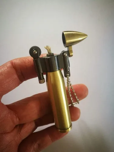 Miniatura 2 de Regalo o colección de encendedor de queroseno con diseño de bala