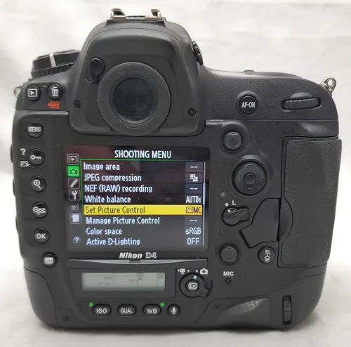 Miniatura 4 de Nikon D4 cámara digital SRL con sensor CMOS FX, de 16.2 MP, con video full HD de 1080p, sólo cuerpo