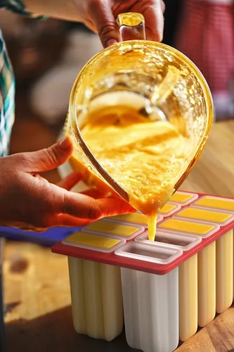 Miniatura 6 de American Ice Pop Maker – Kit de moldes para paletas congeladas – 10 moldes grandes de plástico extraíbles sin BPA + 50 varillas de madera, cepillo