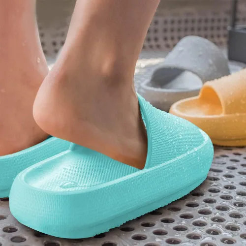 Miniatura 7 de Sandalias de nube para niños, niñas, niños, pantuflas de ducha y baño, cómodas pantuflas antideslizantes de suela gruesa para verano, zapatos