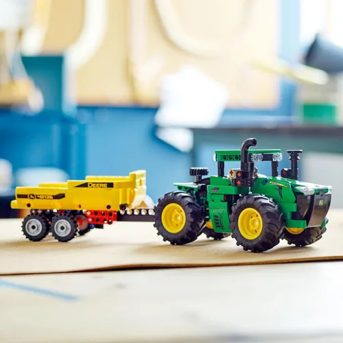Miniatura 4 de LEGO Technic John Deere 9620R 4WD Tractor Toy 42136 Juguete de construcción – Modelo coleccionable con remolque, con detalles realistas, juguete