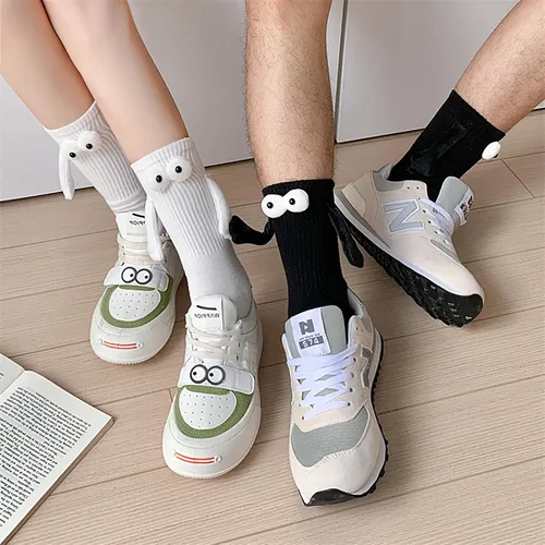 Miniatura 3 de 2 pares de calcetines magnéticos tomados de la mano, regalos divertidos para parejas, aniversario, mejores amigos, compromisos, adolescentes
