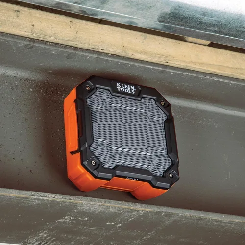 Miniatura 7 de KLEIN TOOLS AEPJS3 - Altavoz Bluetooth para el lugar de trabajo con imán y gancho, 20 horas de tiempo de funcionamiento, carga a través de USB A