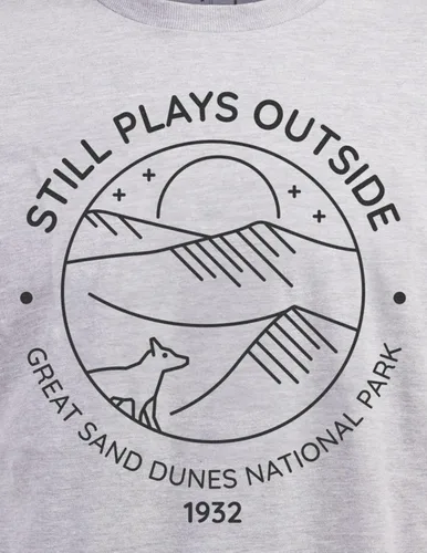 Miniatura 36 de Camiseta de senderismo Still Plays Outside Divertida camiseta para excursionista, camping, campista, al aire libre, hombres y mujeres