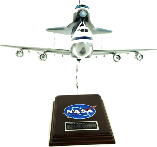 Miniatura 4 de Mastercraft Collection Boeing NASA B747 Airliner w/Space Shuttle Piggy Back Avión Modelo Escala: 1/144
