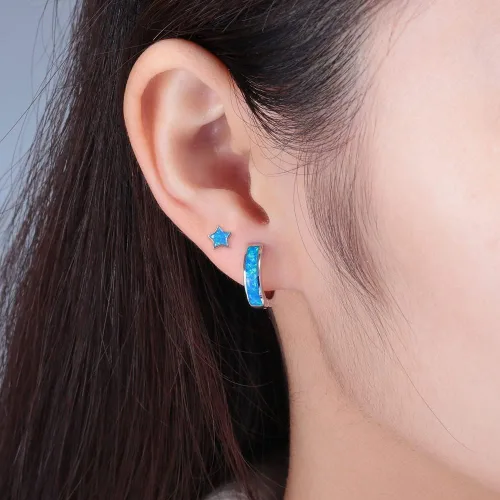 Miniatura 66 de CiNily Aretes Huggie de ópalo con bisagras, chapados en oro, hipoalergénicos, pequeños aretes de aro para mujeres, adolescentes, niñas, hombres