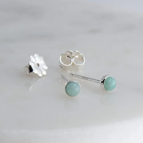 Miniatura 55 de Aretes pequeños de plata de ley para cartílago, tragus, hélix, múltiples piercings hipoalergénicos, piedra natal para mujer, juego de bisel