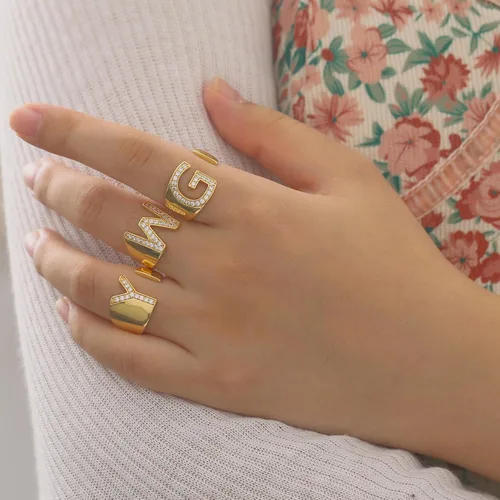 Miniatura 4 de Honsny Anillo de oro de moda con letra inicial para mujer, anillos dorados gruesos y ajustables con circonita cúbica, alfabeto mayúscula, nudillo