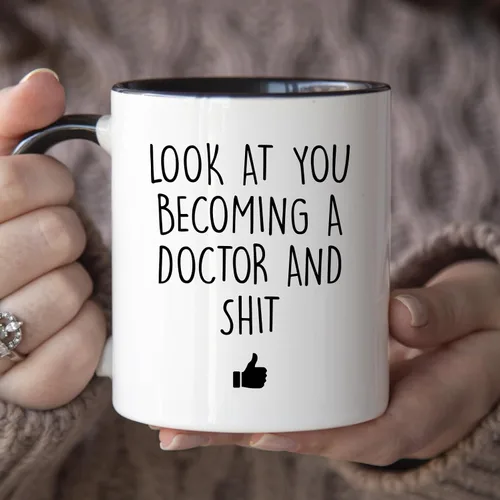 Miniatura 3 de YouNique Designs Future Doctor - Taza de café, 11 onzas, color blanco, divertida taza de estudiante de medicina, taza para la escuela de medicina