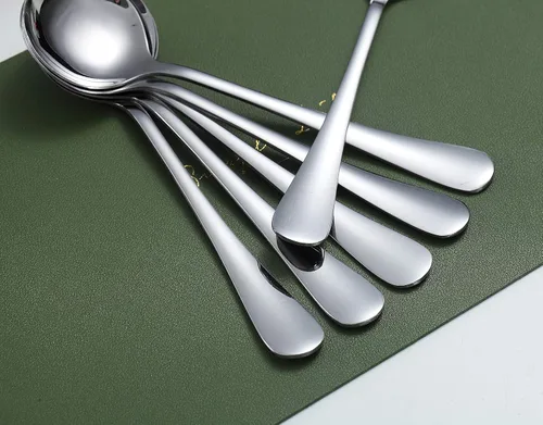 Miniatura 7 de Kyraton Cucharas redondas de acero inoxidable de 12 piezas, cucharas de cena y mesa, juego de cubiertos, aptas para lavavajillas 2. 12 piezas plata