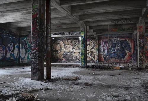 Miniatura 7 de YongFoto Telón de fondo de construcción abandonado de 5 x 3 pies, habitación subterránea desgastada, interior vacío, retro, graffiti, fotografía