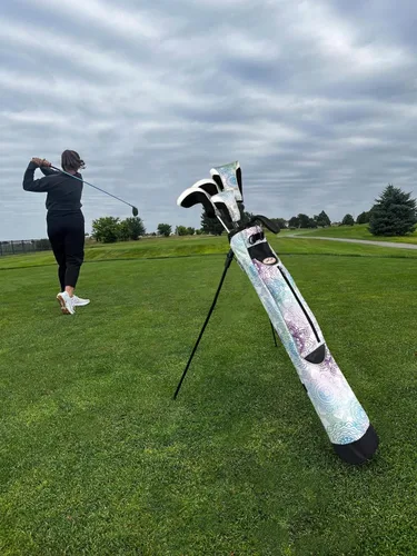 Miniatura 6 de Taboo Fashion Sunday Golf Bags for Women - Lightweight Golf Range Bag with Self Flexing Stand and Shoulder Strap for Driving Range, Par 3 or Mándala