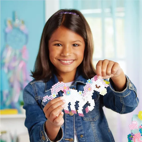 Miniatura 4 de Aquabeads Mystic Unicorn - Juego completo de cuentas para artes y manualidades para niños, más de 1,500 cuentas, tres llaveros y soporte