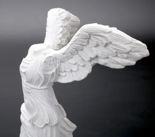 Miniatura 6 de Estatua griega para decoración del hogar, sala de estar, oficina, escultura de resina con alas del Louvre romano