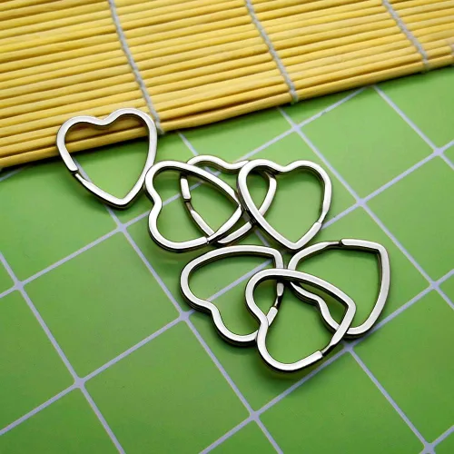 Miniatura 6 de Oubaka 30 llaveros divididos en forma de corazón, llaveros de metal para manualidades para la organización del hogar, oficina, proyectos de artes