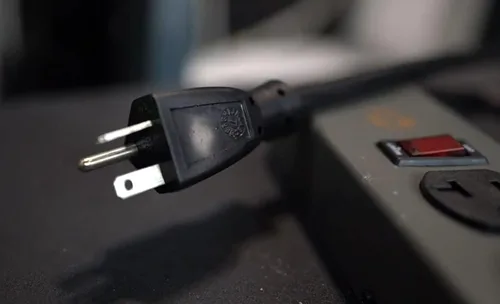 Miniatura 2 de Southwire Regleta de alimentación montable, 20 amperios, enchufe y receptáculo NEMA 5-20, 6 tomacorrientes, todo de metal para uso en garaje y Negro
