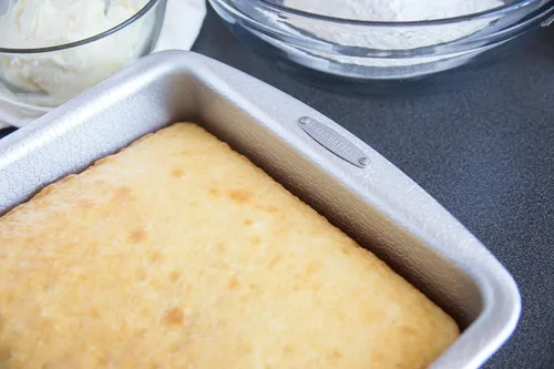 Miniatura 8 de Doughmakers 40056 - Juego de 3 moldes para hornear de calidad comercial de alta calidad, 10 x 15 hojas, bandeja de 9 x 13 pulgadas, redonda de 9