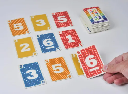 Miniatura 9 de Double Match Emocionante y divertido juego de cartas familiar Fácil de aprender y jugar