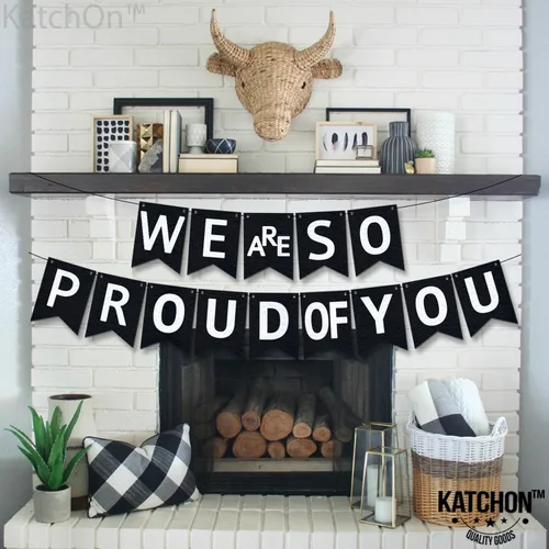 Miniatura 8 de KatchOn, Cartel con texto en inglés «We are So Proud of You» – Cartel de felicitaciones preencordado de 10 pies, cartel de graduación negro