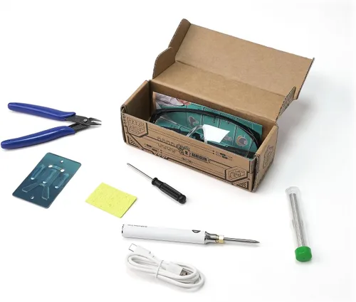 CircuitMess Paquete de herramientas esenciales - para kits electrónicos de bricolaje, gafas, estación de soldadura, soporte de soldadura, alicates