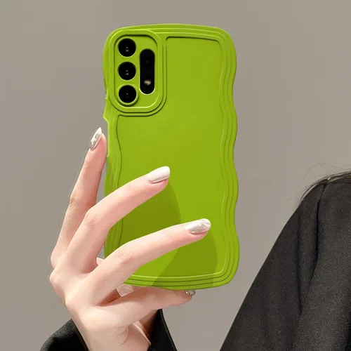 Miniatura 44 de UEEBAI Funda de silicona con marco de ola para Samsung Galaxy S22 5G, funda de teléfono con marco de ola linda, ajuste delgado, amortiguador de Negro