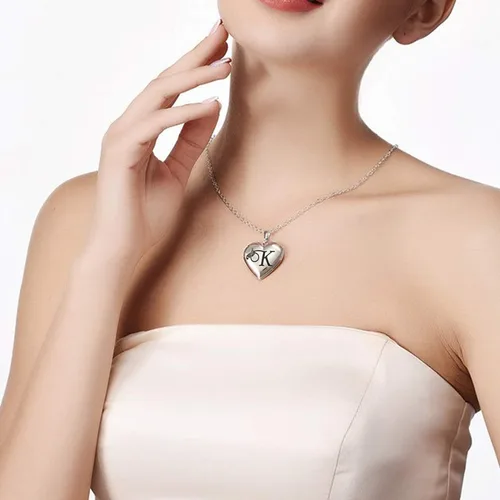 Miniatura 6 de MUERDOU Collar con medallón de mariposa que sostiene fotos, letra inicial del alfabeto en forma de corazón, foto con medallón de memoria, Esmalte