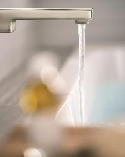 Miniatura 2 de Moen Grifo de bañera de alto flujo de níquel cepillado de 90 grados con alcance de boquilla de 10 pulgadas, WTS911BN