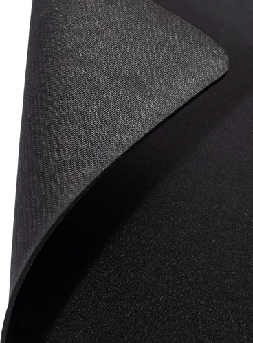 Miniatura 7 de Amazon Basics Alfombrilla de ratón cuadrada grande para computadora, tela y base de goma, 17.7L x 15.7A pulgadas, negro