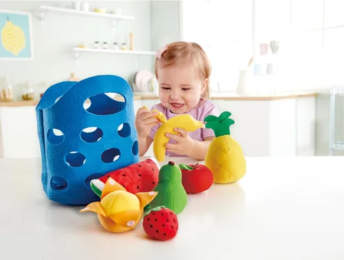 Miniatura 2 de Hape Cesta de frutas para niños pequeños Juego de comida suave para niños, cesta de juguete de frutas incluye plátano, manzana, piña, naranja y más