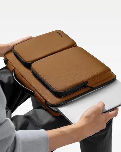 Miniatura 8 de tomtoc 360 Bolsa de hombro protectora para laptop MacBook Pro M4/M3/M2/M1 Pro/Max A3403 A3186 A2991 A2485 2024-2019, funda resistente al agua