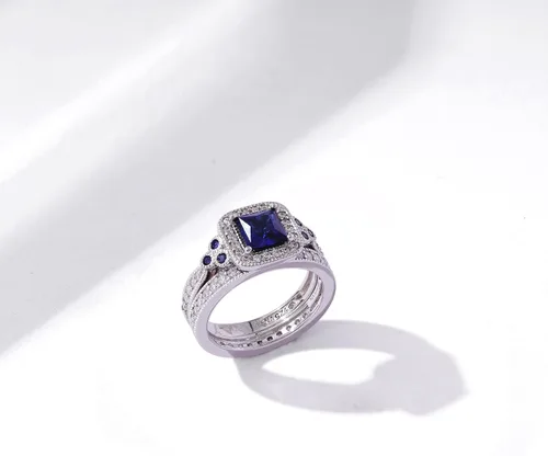 Miniatura 32 de Amazon Essentials Anillo antiguo de plata de ley chapada en platino o oro con circonita cúbica de elementos infinitos de corte Asscher