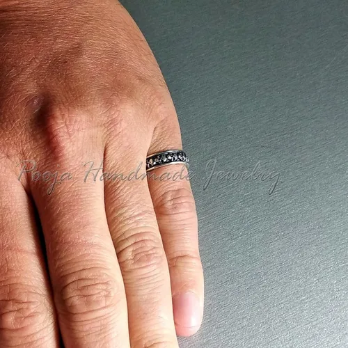 Anillo de banda de calavera oxidada, colección Love To Death, anillo de compromiso de cráneo, pequeño anillo unisex meñique, anillo de banda de