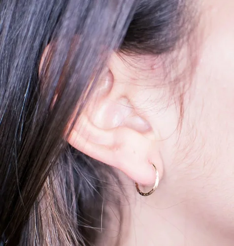 Miniatura 2 de Aretes de aro continuos de oro amarillo de 14 quilates con corte de diamante (tubo de 0.010in)