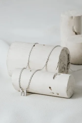 Miniatura 6 de Hayopi Initial Necklaces for Women,Dainty Silver Letter Necklace Name Personalized Monogram Pendant Necklace Simple Cute Initial Necklace Choker