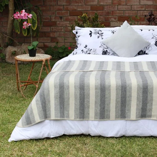 Miniatura 2 de Manta gruesa de lana de alpaca de peso pesado para acampar al aire libre e interiores, suave, Perú, tamaño individual, diseño de rayas