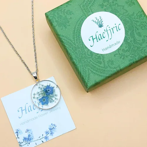 Miniatura 62 de Collar de flores silvestres prensadas con encaje de Forget-Me-Not y Queen Anne Collar de flores prensadas de oro Collares hechos a mano