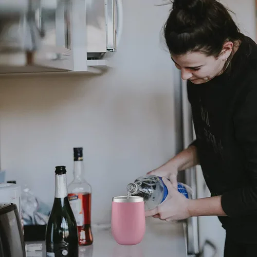 Miniatura 5 de MEWAY Vaso de vino sin tallo de 12 onzas con tapa, vaso de viaje de acero inoxidable con aislamiento de doble pared al vacío con popote, para Rosa