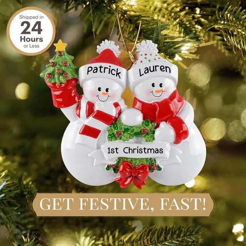 Miniatura 2 de Adorno personalizado para pareja 2025 Personalización gratuita las 24 horas Adornos de Navidad de muñeco de nieve grabados con láser para árbol