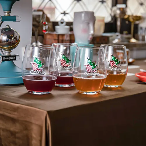 Miniatura 7 de Vipush Juego de Copas de Vino Navideñas de 4 - 18 Oz Vasos para Beber con Cristal Navideño sin Tallo Copas de Vino de Vacaciones Regalo Cristalería