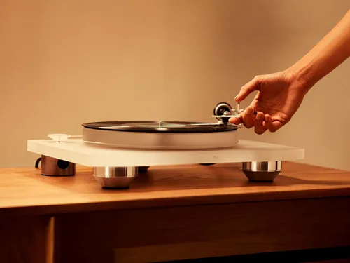 Miniatura 6 de Marantz TT-15S1 Tocadiscos Premium de Tracción Manual con Cartucho Incluido Motor Flotante para Baja Vibración y Baja Resonancia Una Opción