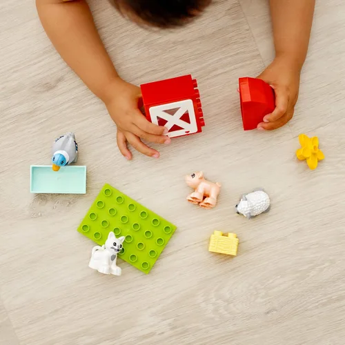 Miniatura 3 de LEGO DUPLO Town Farm Animal Care 10949 Juguete para niños pequeños, niñas y niños de 2 años más con figuras de pato, cerdo, oveja y gato, juguetes