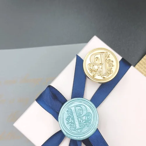Miniatura 2 de Sello de cera con letra inicial del alfabeto tradicional medieval, sellos de letras con cabeza de latón y mango de madera para tarjeta/sobre/regalo