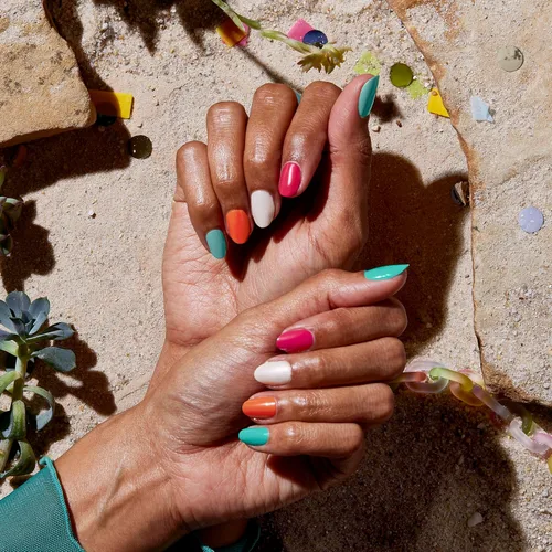 Miniatura 4 de essie Expressie Esmalte de uñas, esmalte de uñas azul de secado rápido, vegano, Bring The Beat, 0.33 onzas líquidas