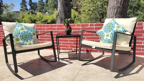 Miniatura 3 de Kozyard Juego de 3 sillas mecedoras para exteriores con mesa auxiliar y cojines, juego de muebles de mimbre para jardín, porche, patio trasero