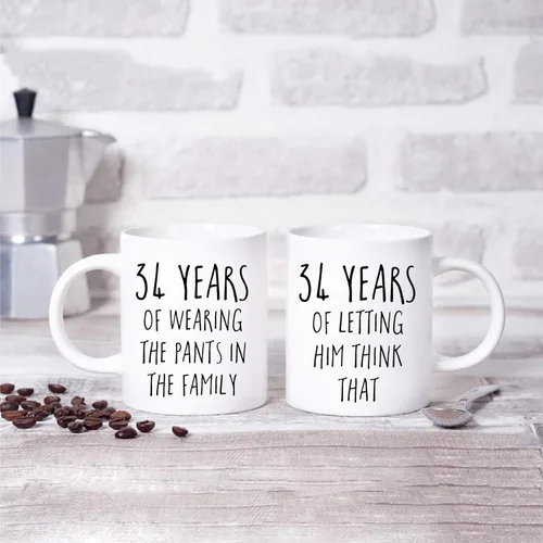 Miniatura 4 de Andaz Press Divertida taza de café de 11 onzas para parejas, regalo de broma para el primer aniversario de boda, 1 año de usar los pantalones