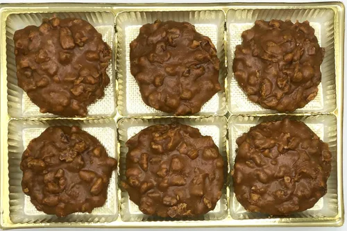 Miniatura 6 de Auténtico caramelo cremoso de nuez del sur de Charleston Pralines (6)