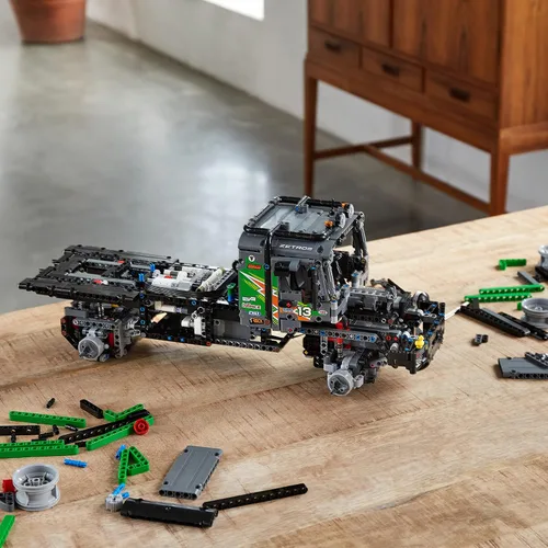 Miniatura 3 de LEGO Technic 4x4 Mercedes-Benz Zetros Trial Truck 42129 Kit de construcción; explora un potente camión de juguete controlado por aplicación; nuevo