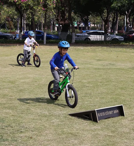 Miniatura 3 de Rampa de salto para niños para patineta, bicicleta, scooter, BMX, auto RC y motocross, 25.2 pulgadas, color negro