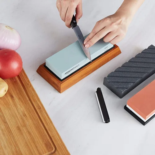 Miniatura 8 de Amazon Basics Piedra afiladora de cuchillos Whetstone de piedra húmeda de doble cara con piedras de grano 400/1000 y 3000/8000, piedra