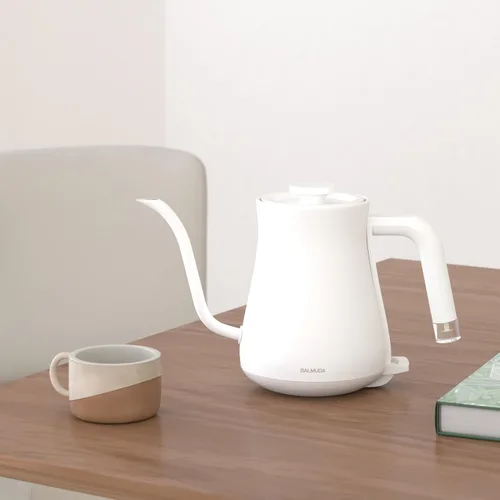 Miniatura 2 de BALMUDA The Kettle Hervidor Eléctrico de Cuello de Cisne Ligero Acero Inoxidable Capacidad de 0.6L (20fl oz) Indicador de Luz Neón Blanco